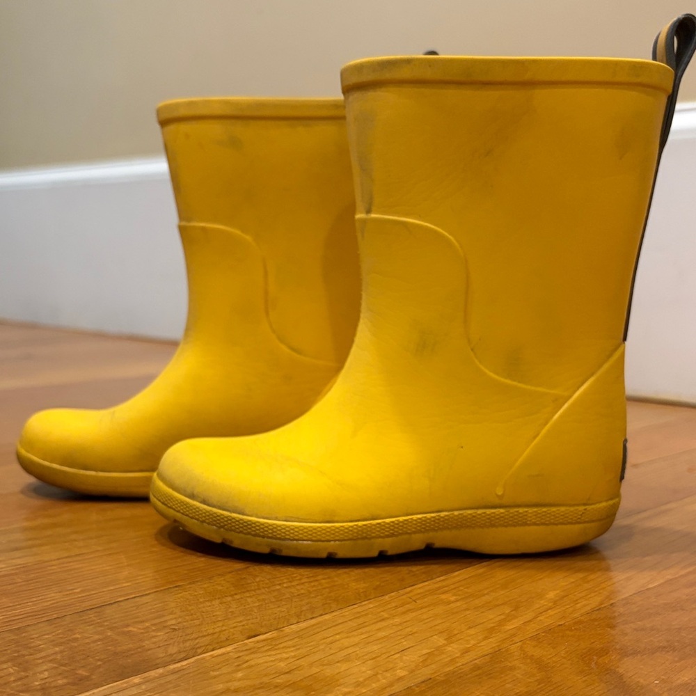 Totes Yellow Rain Boots with Rear Stripe
